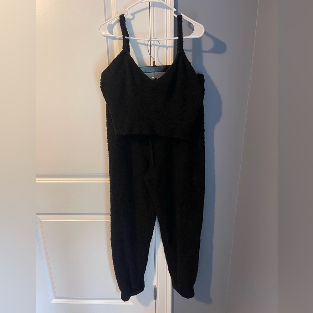 Culpos x INC from Macy’s 2pc XL Black Sherpa set. Tank and jogger set.